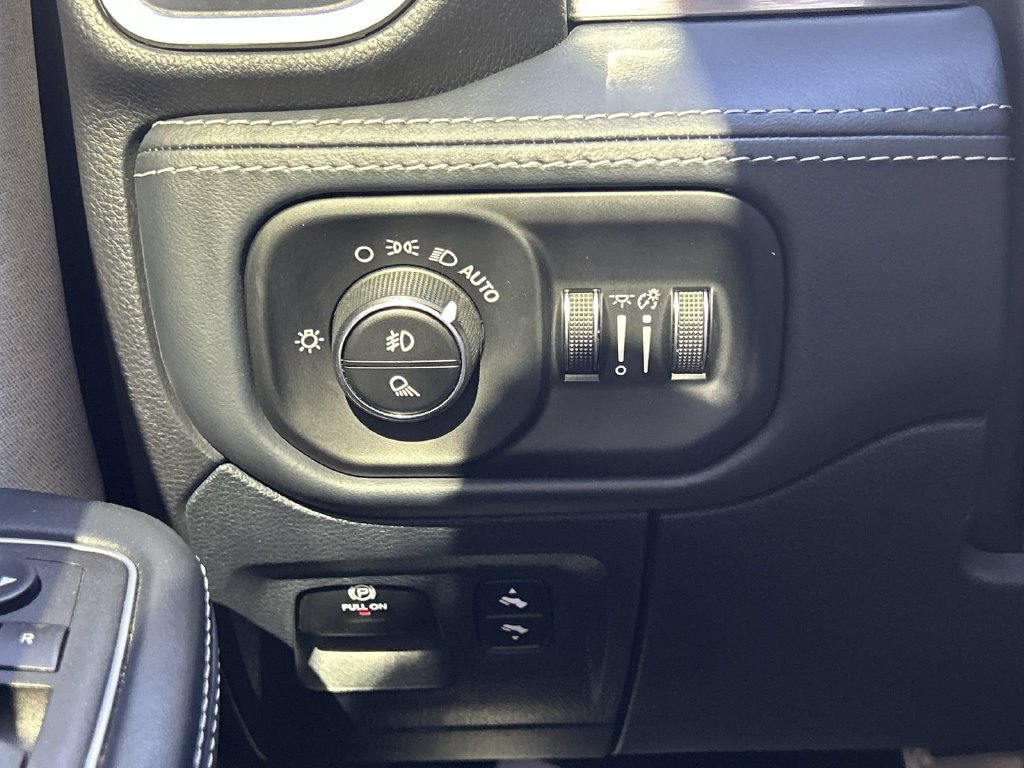 Used 2023 RAM 1500 Limited AWD/4WD image 22