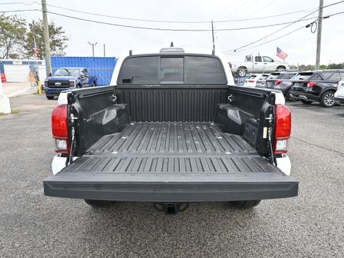Used 2023 Toyota Tacoma SR image 5