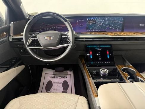Used 2025 Cadillac Escalade Sport Platinum w/ LPO, Floor Liner Package AWD/4WD image 22