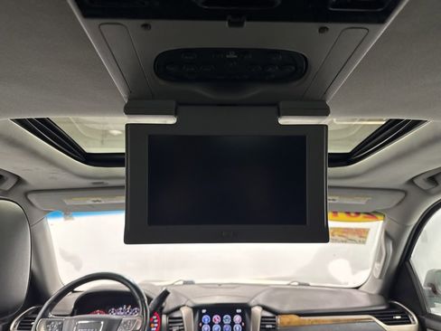 Used 2016 GMC Yukon XL Denali image 24