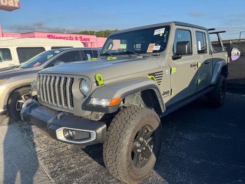Used 2021 Jeep Gladiator Sport AWD/4WD image 1