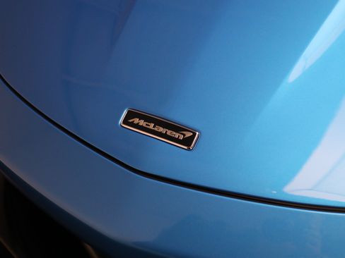 Used 2021 McLaren GT RWD image 32