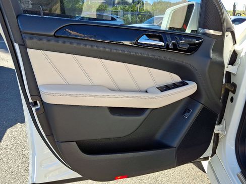 Used 2013 Mercedes-Benz ML 63 AMG 4MATIC image 12