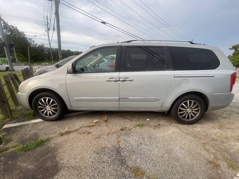 Used 2012 Kia Sedona EX w/ Luxury Pkg FWD image 1