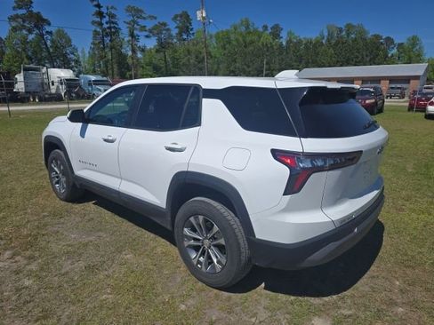 Used 2025 Chevrolet Equinox LT image 3