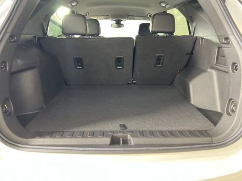 Used 2023 Chevrolet Equinox Premier image 21