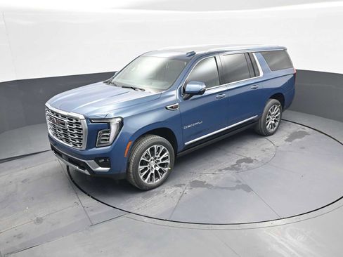 New 2026 GMC Yukon XL Denali w/ Denali Reserve Package image 30