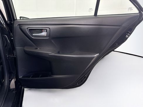 Used 2015 Toyota Camry SE FWD image 27