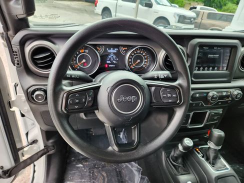 Used 2023 Jeep Wrangler Unlimited Sport AWD/4WD image 12