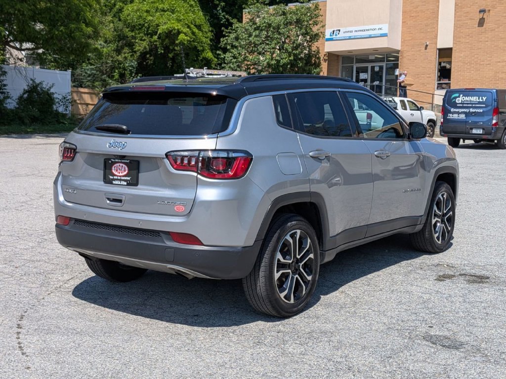 Used 2023 Jeep Compass Limited AWD/4WD image 3