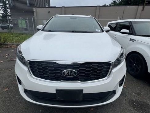 Used 2019 Kia Sorento LX w/ LX Convenience Package image 2