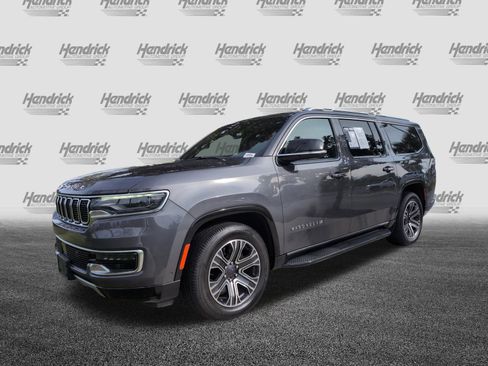 Used 2024 Jeep Wagoneer L Series II w/ Flexible Seating Group AWD/4WD image 5
