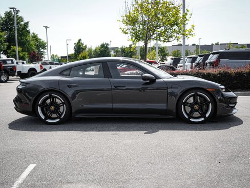 Used 2022 Porsche Taycan Turbo S AWD/4WD image 11