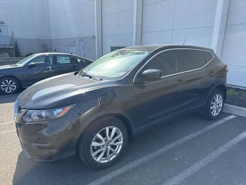 Used 2022 Nissan Rogue Sport S image 4
