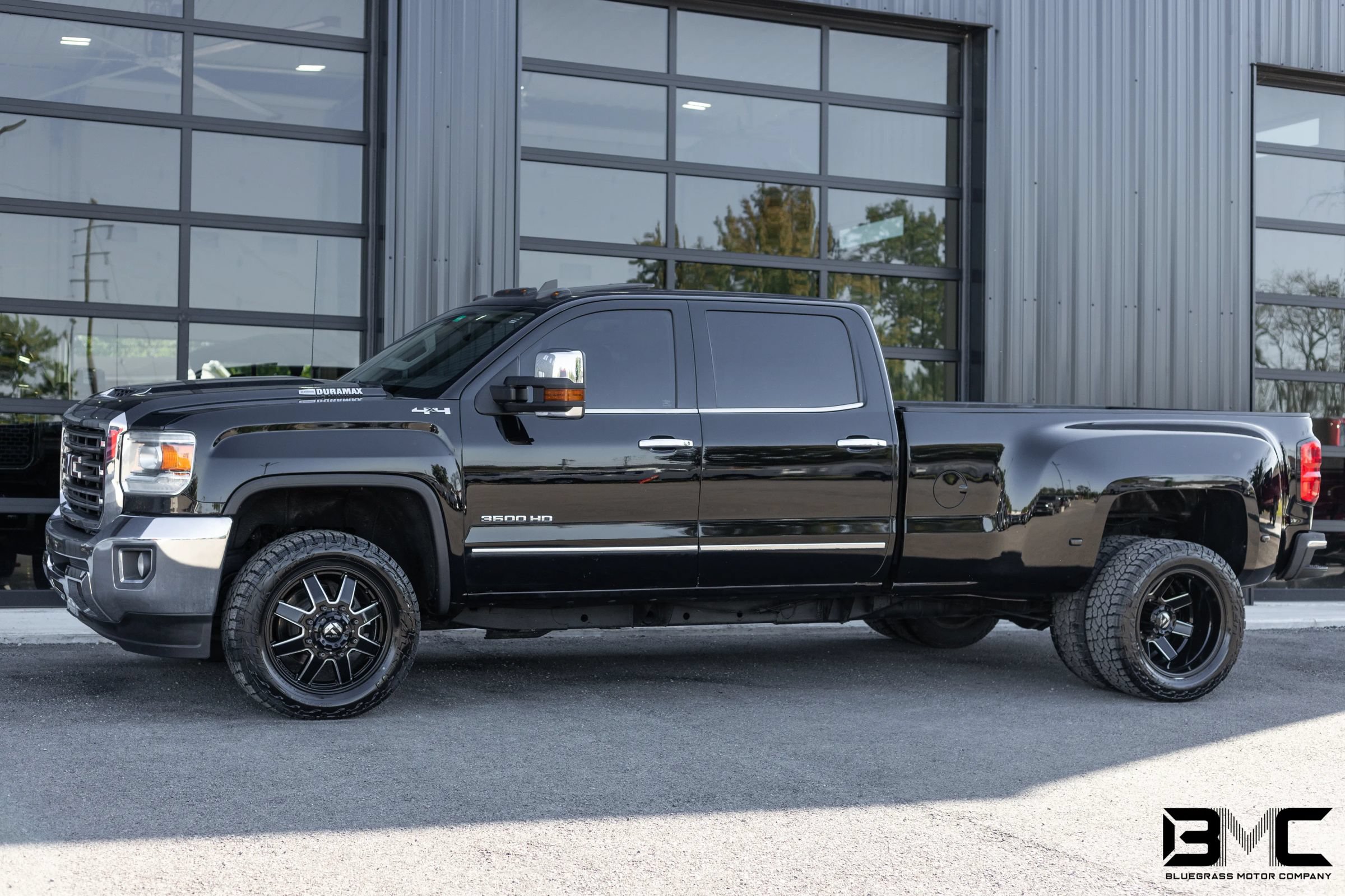 Used 2017 GMC Sierra 3500 SLT AWD/4WD image 3