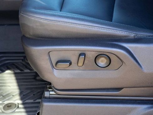 Used 2024 Chevrolet Silverado 1500 LT Trail Boss w/ LT Trail Boss Premium Package image 19