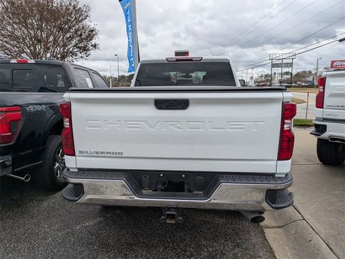 Used 2023 Chevrolet Silverado 2500 W/T w/ WT Convenience Package image 3