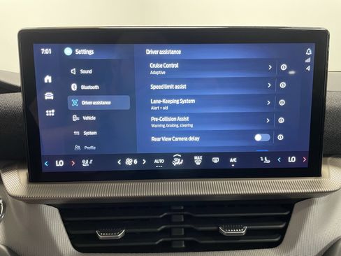 Used 2025 Ford Explorer Active w/ Active Comfort Package image 11