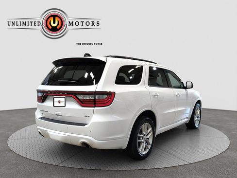Used 2025 Dodge Durango GT AWD/4WD image 3