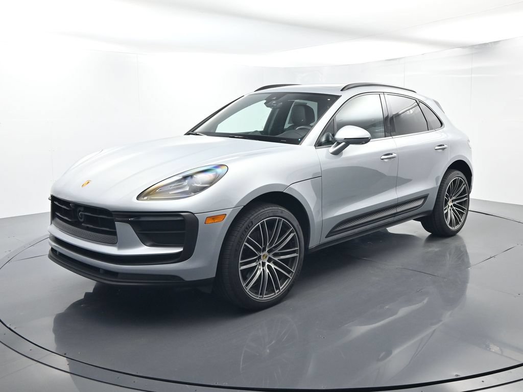 Certified 2026 Porsche Macan AWD/4WD image 1