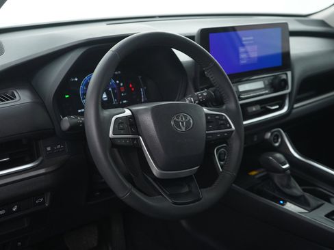Used 2024 Toyota Grand Highlander XLE image 23