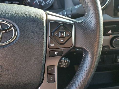 Used 2019 Toyota Tacoma TRD Sport image 25