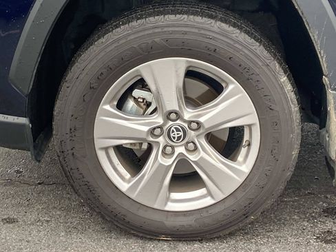 Used 2025 Toyota RAV4 XLE w/ Convenience Package FWD image 12