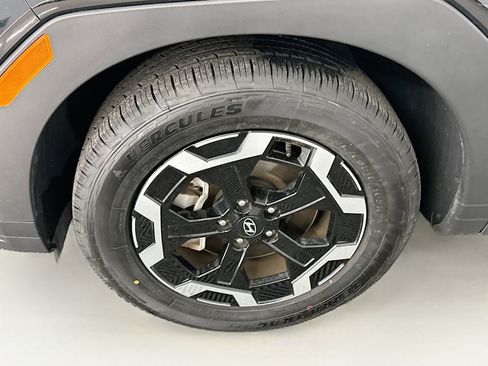 Used 2025 Hyundai Santa Fe SEL image 11