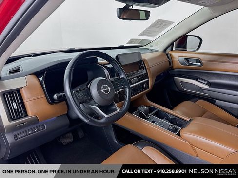 Used 2023 Nissan Pathfinder Platinum w/ Cargo Package image 9