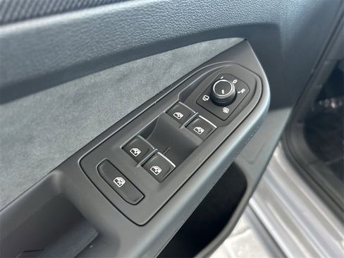 New 2026 Volkswagen GTI SE image 12