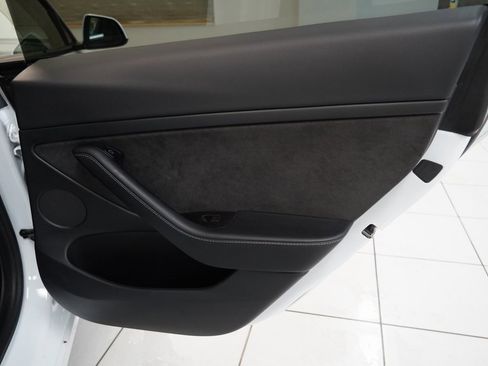 Used 2021 Tesla Model 3 Standard Range Plus image 28