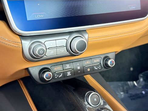 Certified 2019 Ferrari Portofino RWD image 12