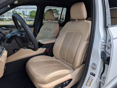 Used 2022 Jeep Grand Cherokee Limited 4xe w/ Luxury Tech Group II AWD/4WD image 14