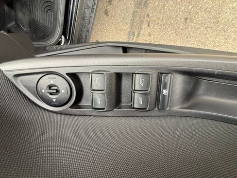 Used 2017 Ford Focus SEL image 12