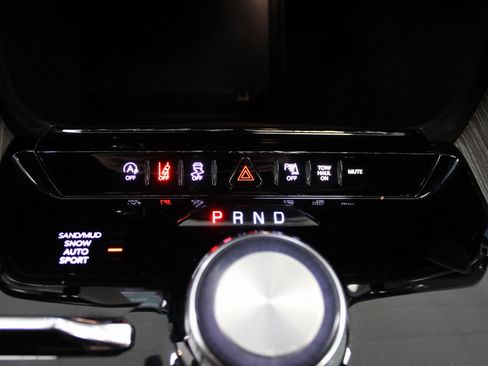 Used 2023 Jeep Wagoneer L Series II image 42