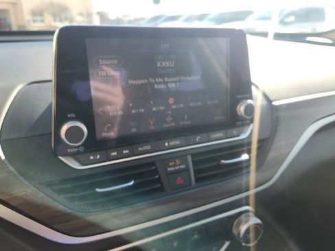 Used 2025 Nissan Altima 2.5 SV image 33