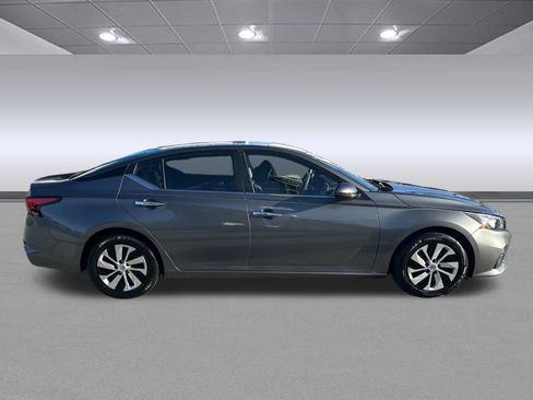 Used 2021 Nissan Altima 2.5 S w/ Driver Assist Package image 2