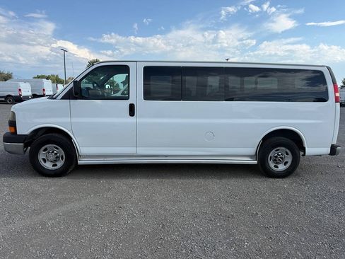 Used 2007 GMC Savana 3500 Extended Passenger w/ LT Preferred Equipment Group RWD image 6