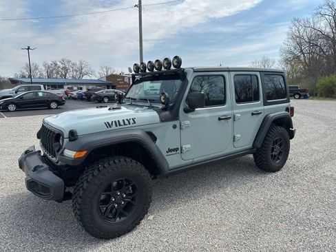 Used 2024 Jeep Wrangler Willys image 4