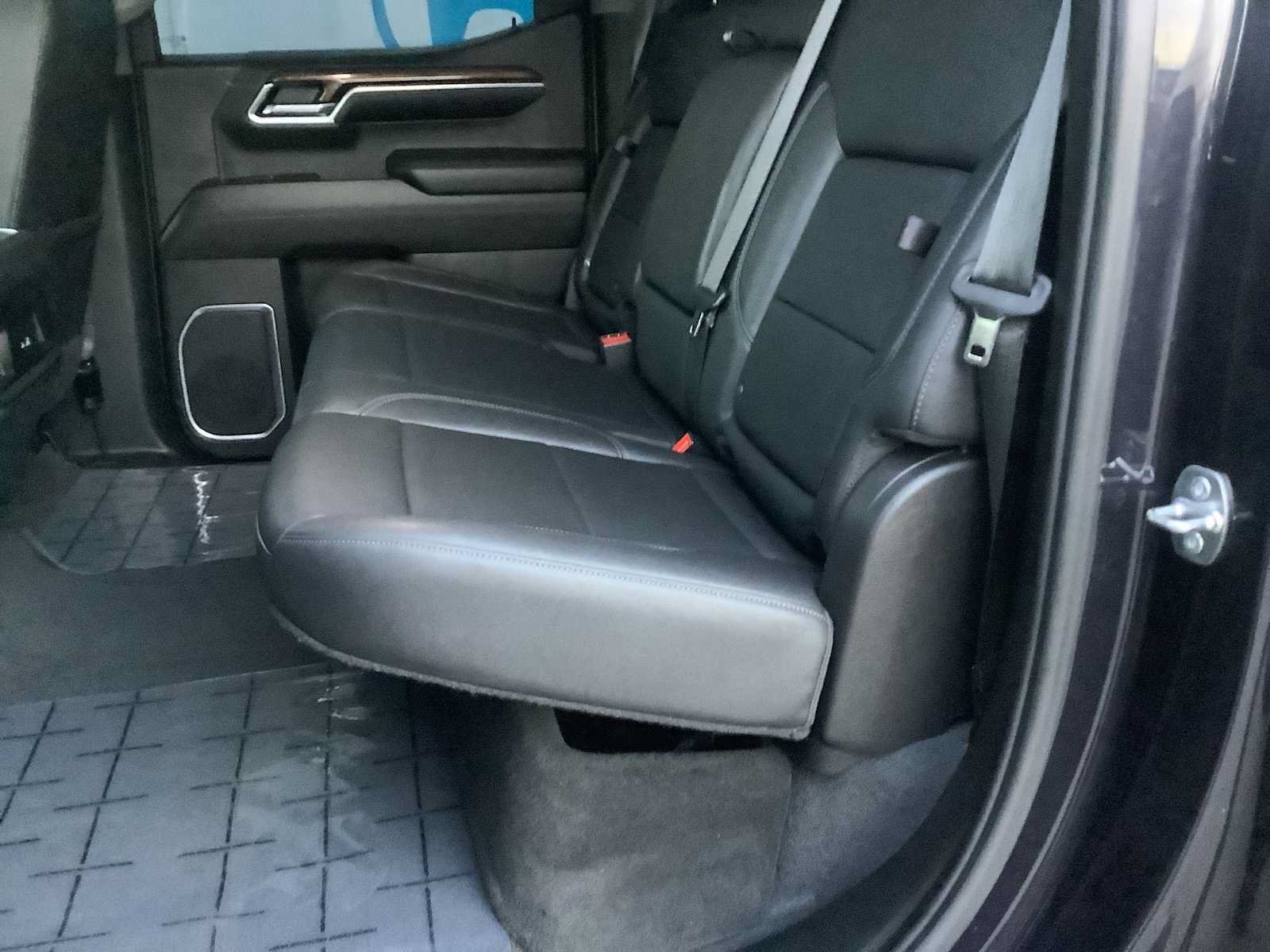 Used 2022 Chevrolet Silverado 1500 LT Trail Boss w/ LT Trail Boss Premium Package AWD/4WD image 13