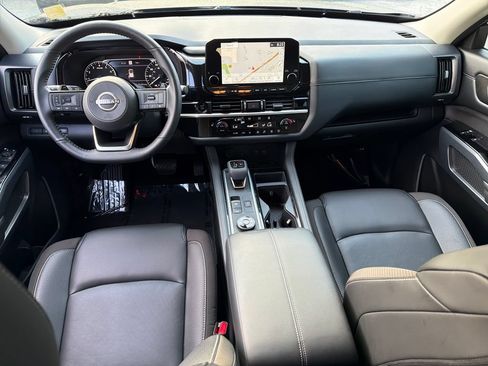 Certified 2025 Nissan Pathfinder SL AWD/4WD image 15