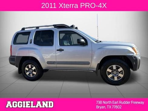 Used 2011 Nissan Xterra PRO-4X w/ Pro-4x Leather Pkg AWD/4WD image 2