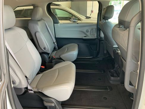 Used 2024 Toyota Sienna XLE w/ XLE Plus Package AWD/4WD image 20