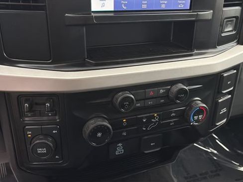 Used 2025 Ford F250 XLT AWD/4WD image 28