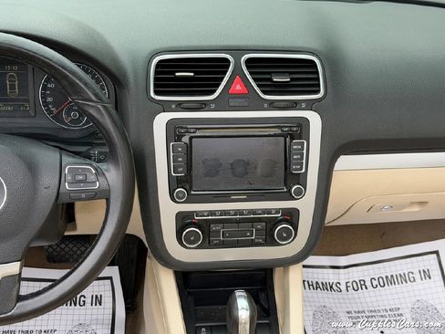 Used 2012 Volkswagen Eos Komfort FWD image 23