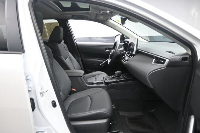 Used 2026 Toyota Corolla Cross XLE w/ Convenience Package FWD image 27