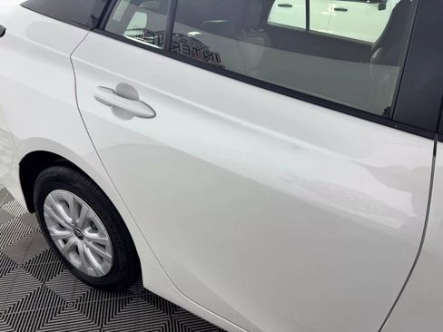 Used 2022 Toyota Prius LE FWD image 26