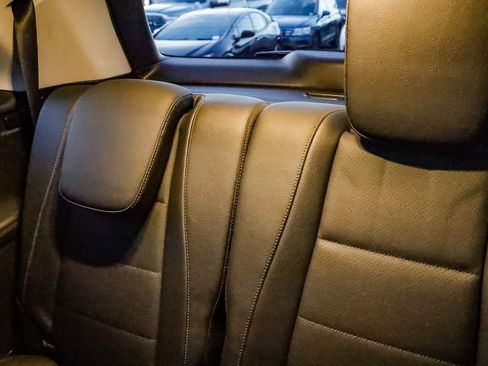 Used 2024 Mercedes-Benz GLS 450 4MATIC image 23