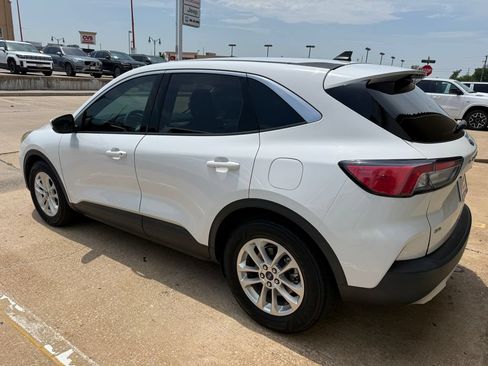 Used 2020 Ford Escape SE FWD image 21