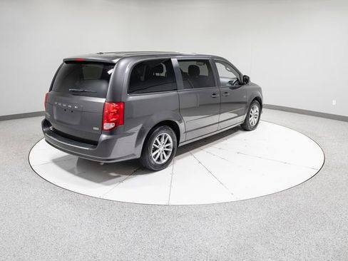 Used 2016 Dodge Grand Caravan SE FWD image 30